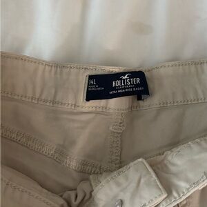 Hollister High-Rise Baggy Pants in Tan